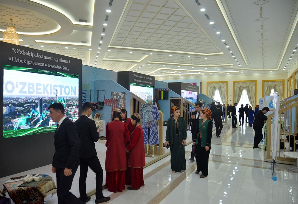 Turkmenistan and Uzbekistan Seek to Boost Direct Business Contacts